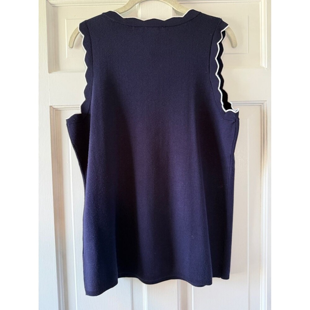 NWT Cable & Gauge Navy Sleeveless Crew Sweater Vest Tank White Scallop Trim XL - Picture 3 of 6